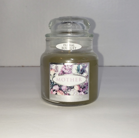 NEW YANKEE CANDLE 3.7oz MOTHER FLORAL BOUQUET Jar Housewarmer Candle - Picture 6 of 7